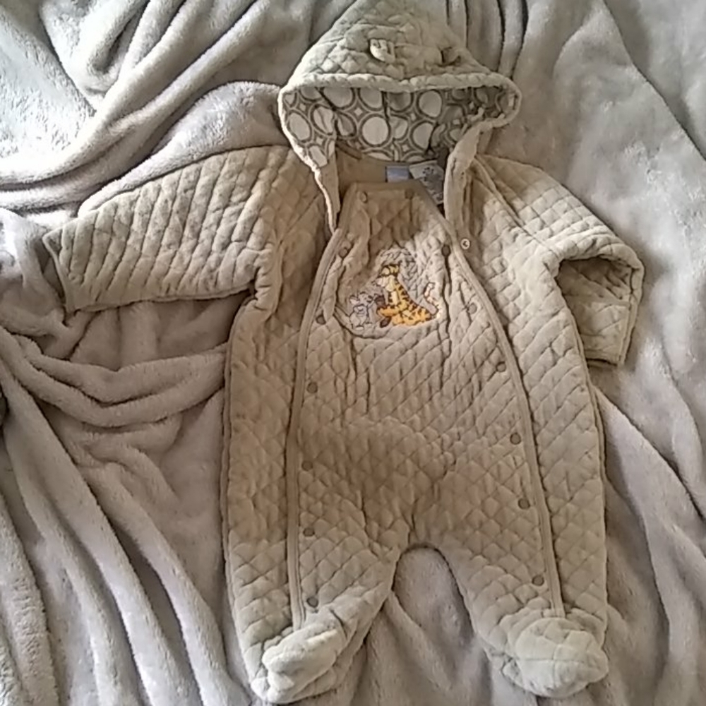 Disney baby winny the Pooh 3-6 months